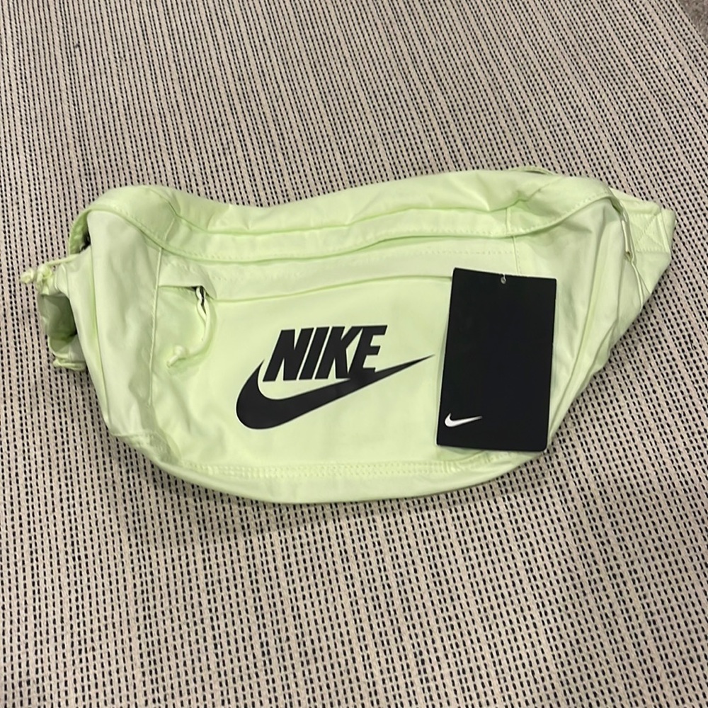 New tag fell off. Nike neon green color.